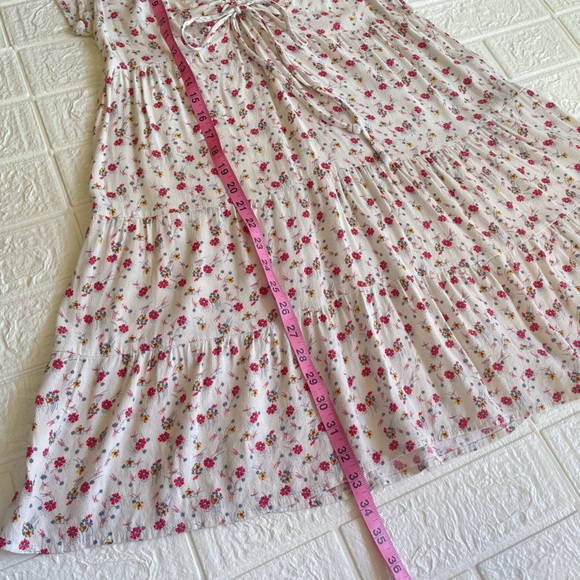 Kirious Ditsy Floral Cream V-neck Tiered Shift Knee Length Dress w Synch Chest - Picture 15 of 15